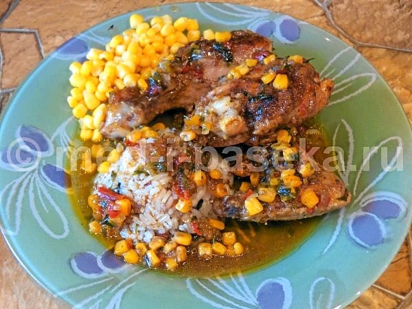 жареная курица с кукурузой